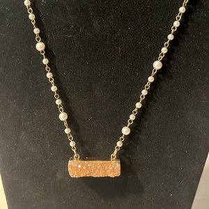 Pendant Gold Druzy Crystal Assorted Sizes Pearls Necklace